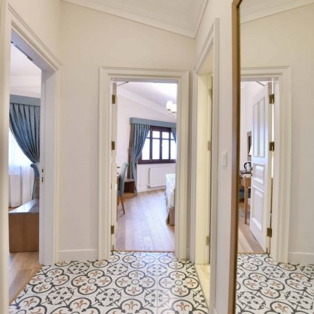 hallway_179.jpg
